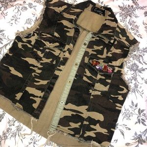 Army print vest